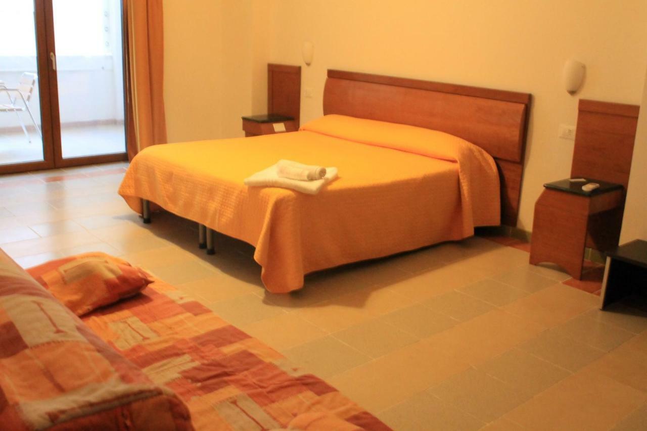 B&B Palazzo Manfredi Vieste, Fronte Mare Con Parcheggio Buitenkant foto